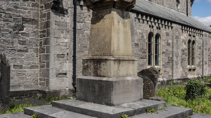 St. JOHN’S CHURCH AND GRAVEYARD IN LIMERICK [CHURCH OF IRELAND] REF-105912-1