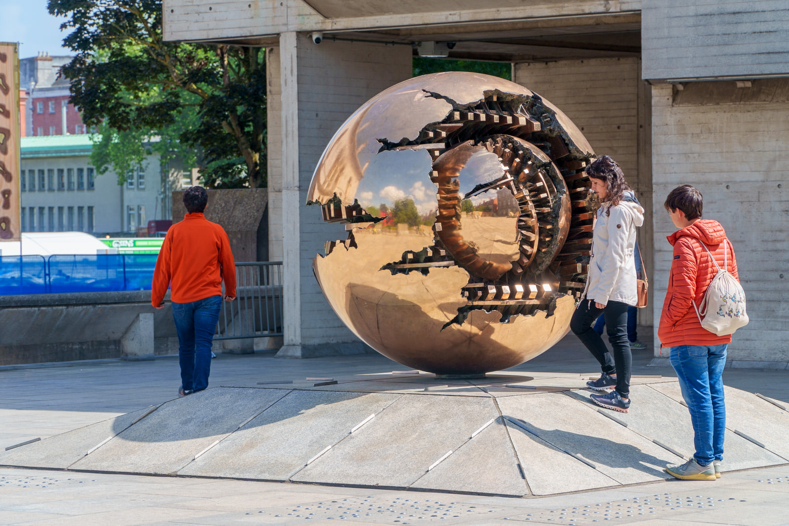 THE BERKELEY LIBRARY FORECOURT AND THE SPHERE WITHIN THE SPHERE