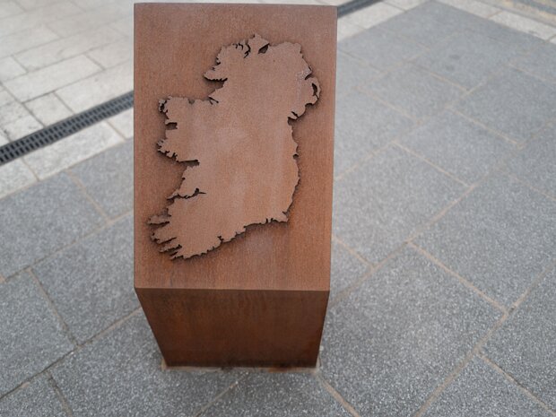 DETAILS OF THE WOODGATE SCULPTURE The discussion of memorials in Ireland sheds crucial light on the often-overlooked reality of underage boy soldiers in...
