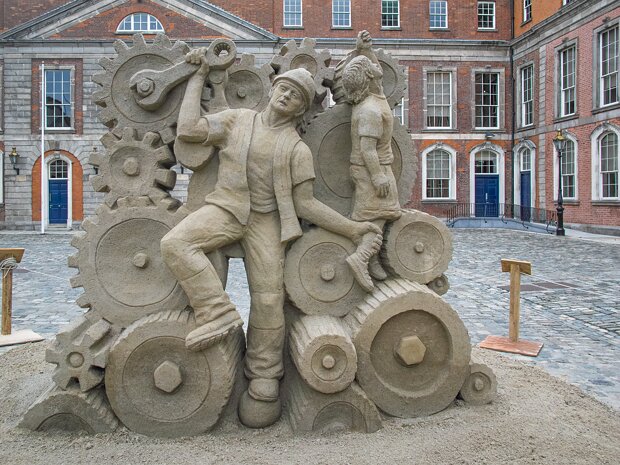 SAND CASTLES 30 AUGUST 2021 A retrospective look at the 2021 Dublin Castle sand sculpture exhibition, captured on the unique Foveon-powered Sigma...