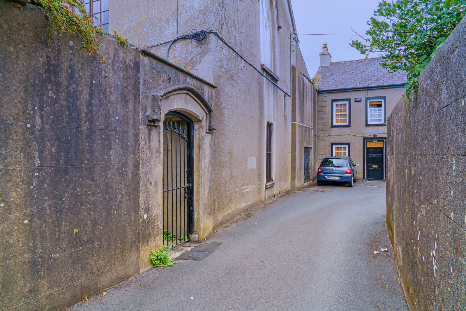 IN 2018 I EXPLORED A NARROW LANE NETWORK IN KILKENNY [DEAN STREET TO BUTT'S GREEN]-234273-1