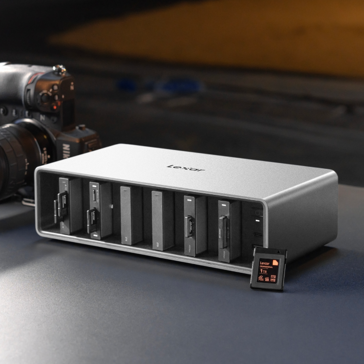 LEXAR 6 BAY HUB