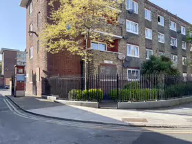 HENRIETTA PLACE [PHOTOGRAPHED USING AN iPHONE 12 PRO MAX]-251447-1