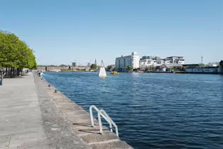 HANOVER QUAY WAS ONCE HOME TO A MAJOR RALEIGH BICYCLE FACTORY [NOW AIRBNB IS BASED HERE]-251057-1