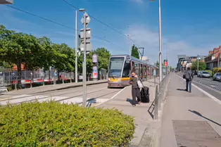 RIALTO TRAM STOP AT GLENMALURE VILLAS - JAMES'S WALK [WEDNESDAY 14 MAY 2025]-251225-1