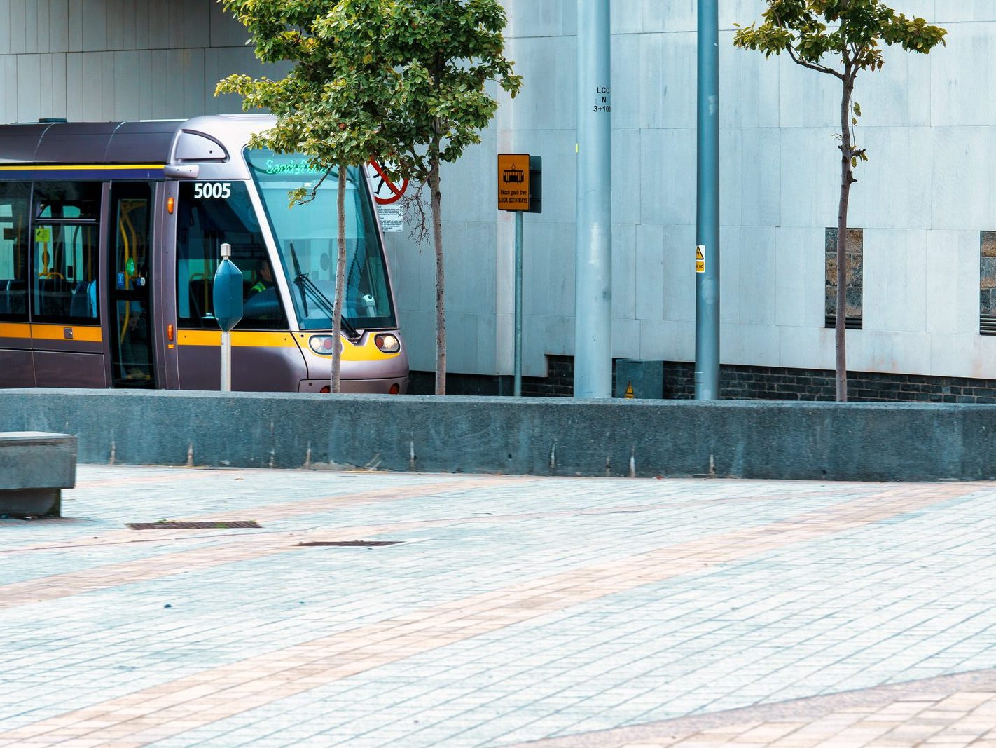 PUBLIC TRANSPORT AT BROADSTONE [RANDOM IMAGES OF LUAS TRAMS ARRIVING AND LEAVING] 004