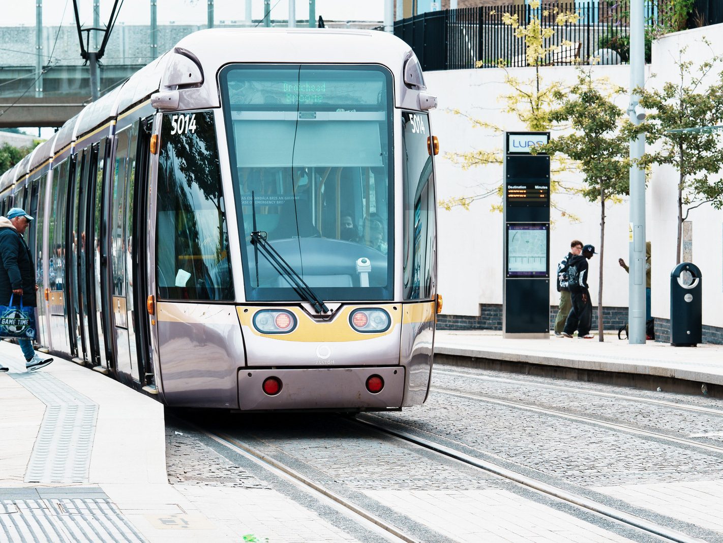 PUBLIC TRANSPORT AT BROADSTONE [RANDOM IMAGES OF LUAS TRAMS ARRIVING AND LEAVING] 013