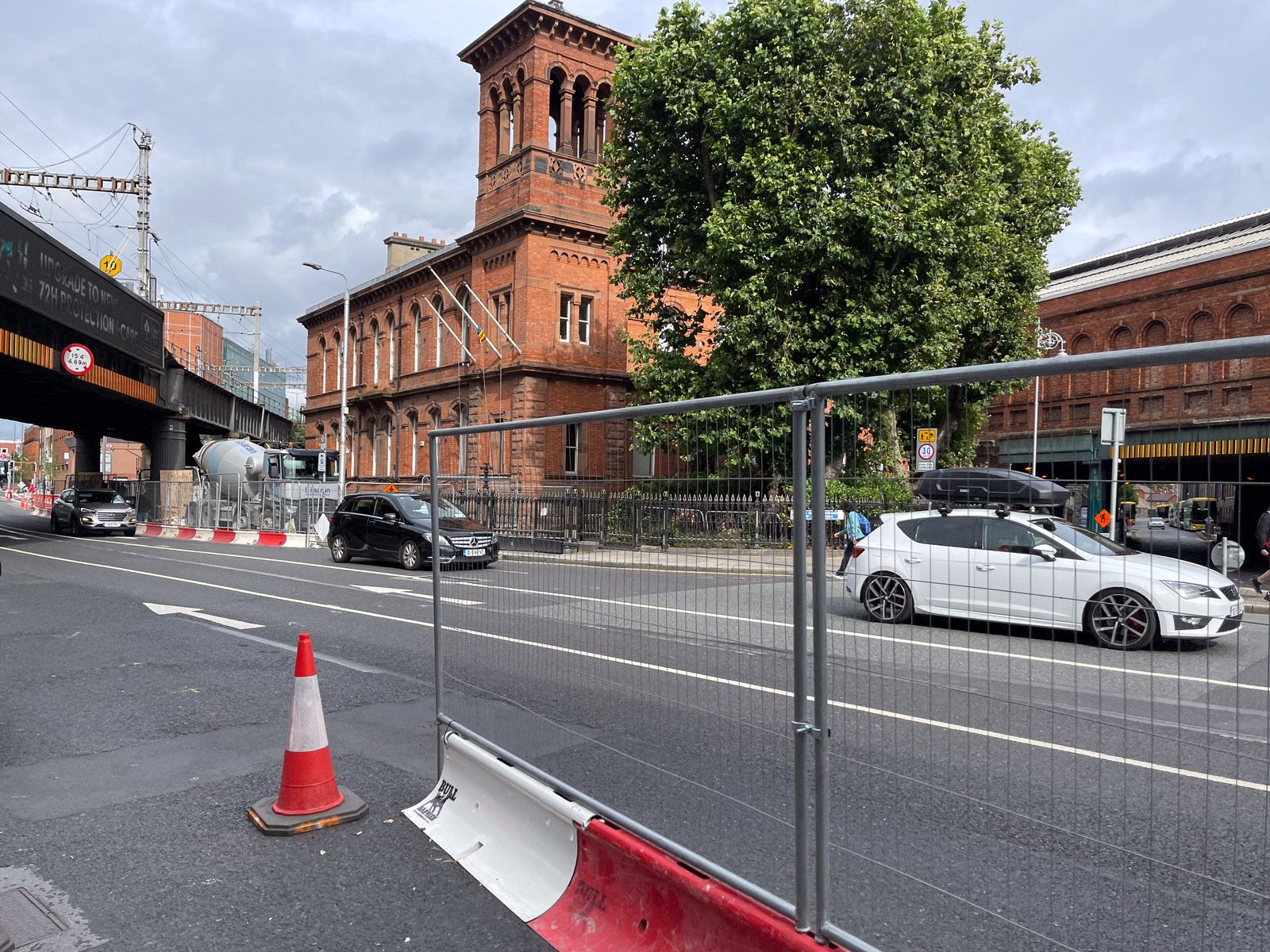 THE CLONTARF TO CITY CENTRE CYCLE AND BUS PRIORITY PROJECT [AMIENS STREET SECTION STILL A WORK IN PROGRESS] 005