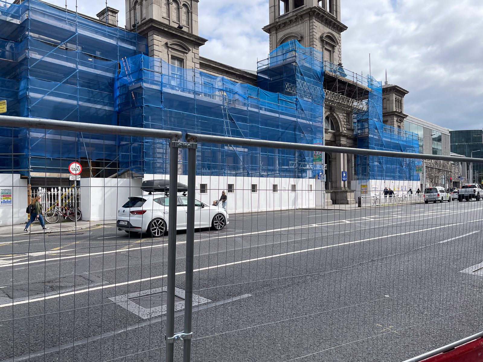 THE CLONTARF TO CITY CENTRE CYCLE AND BUS PRIORITY PROJECT [AMIENS STREET SECTION STILL A WORK IN PROGRESS] 004
