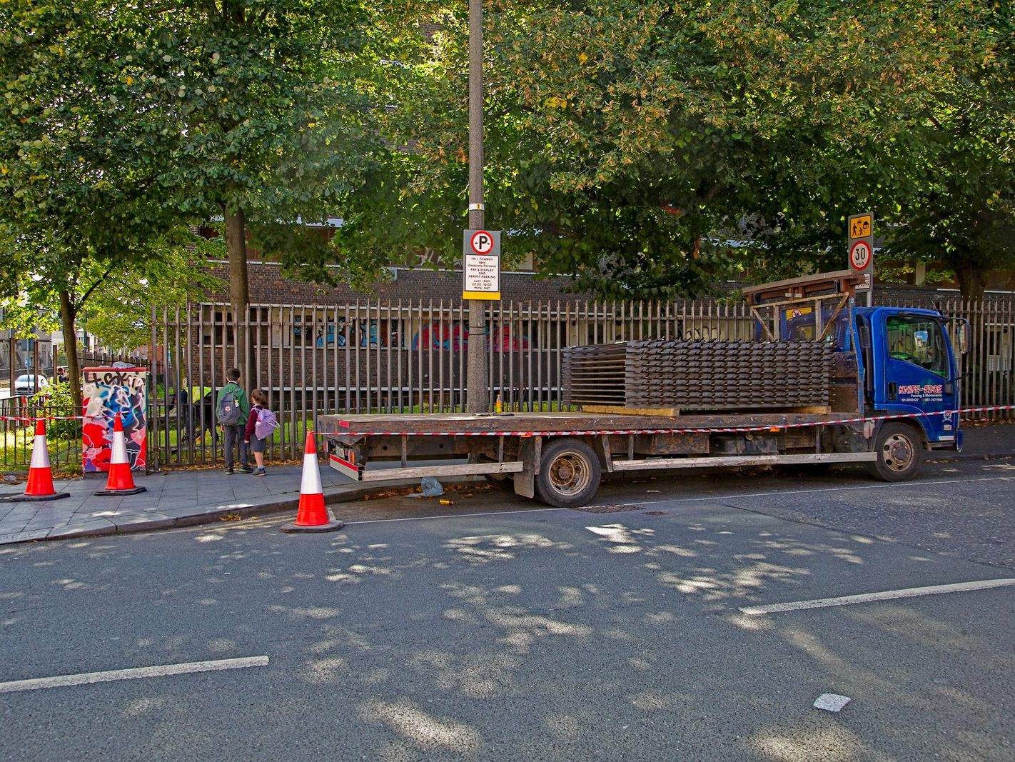 SECURITY FENCING BEING INSTALLED AROUND DORSET STREET FLATS [I DID NOT KNOW THAT THE COMPLEX WAS TO BE DEMOLISHED] 001