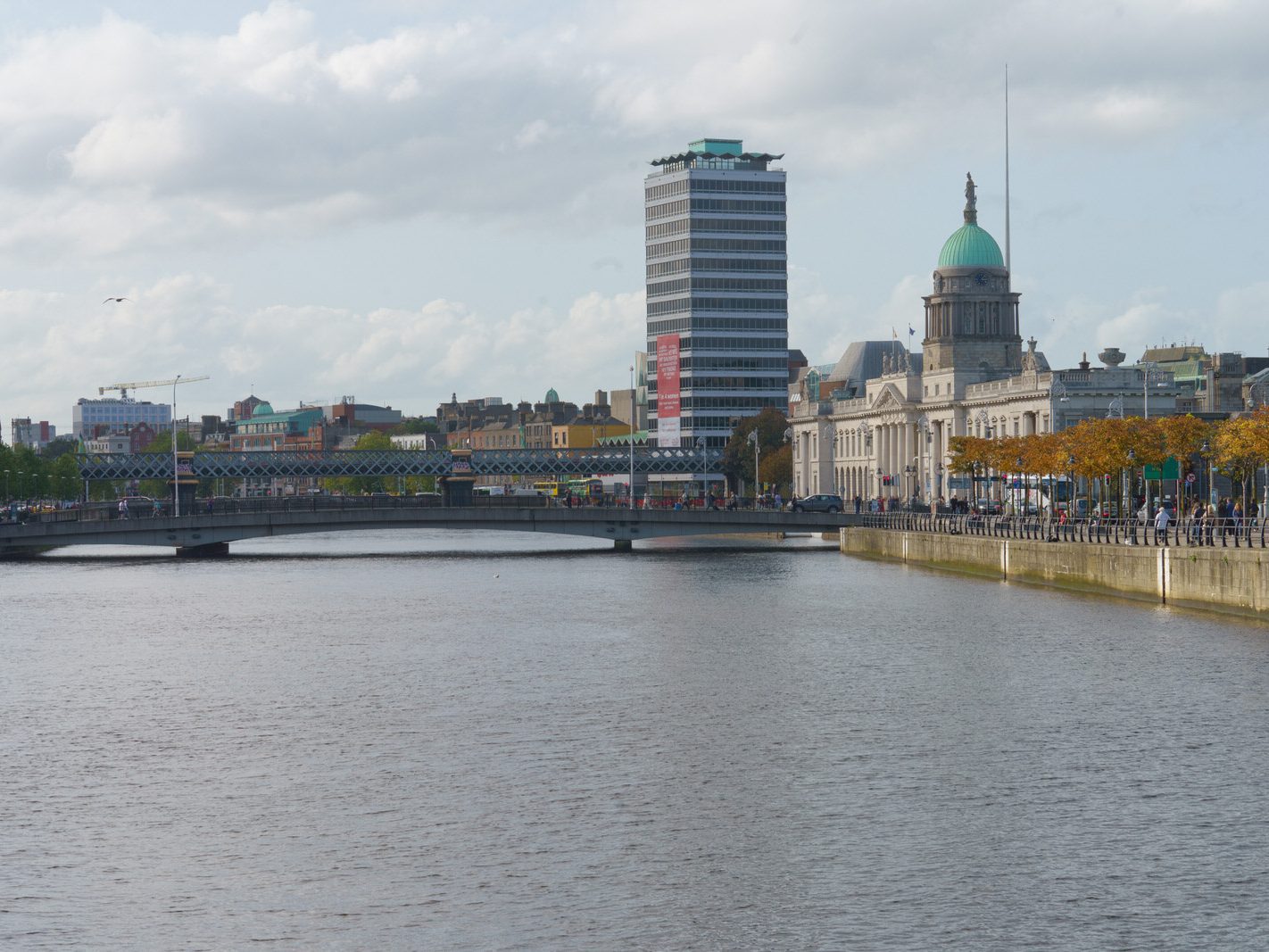 A LOT GOING ON NEAR THE SEAN O'CASEY BRIDGE [ON THE NORTH BANK OF THE LIFFEY ACROSS FROM CHQ] 012