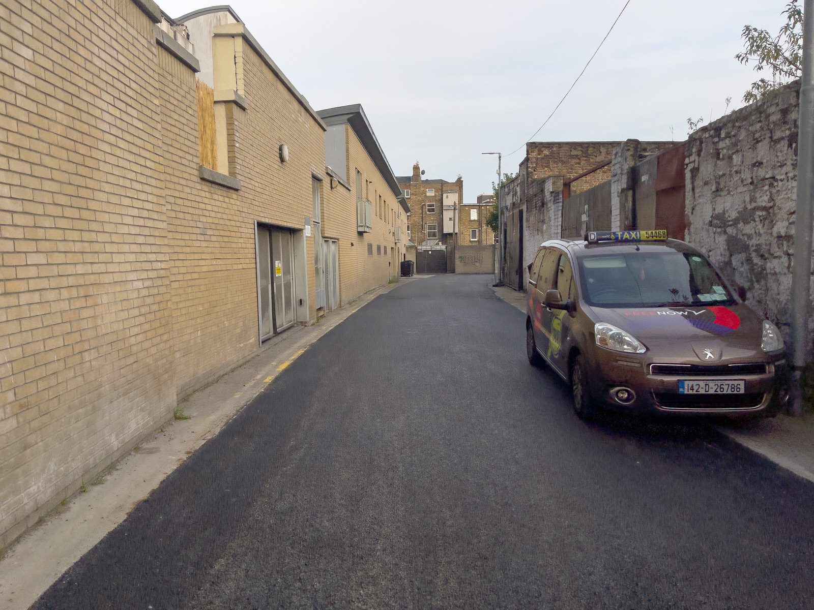 HENRIETTA LANE HAS BEEN RESURFACED [TO THE SIDE OF AND BEHIND 4 AND 3 HENRIETTA STREET] 025