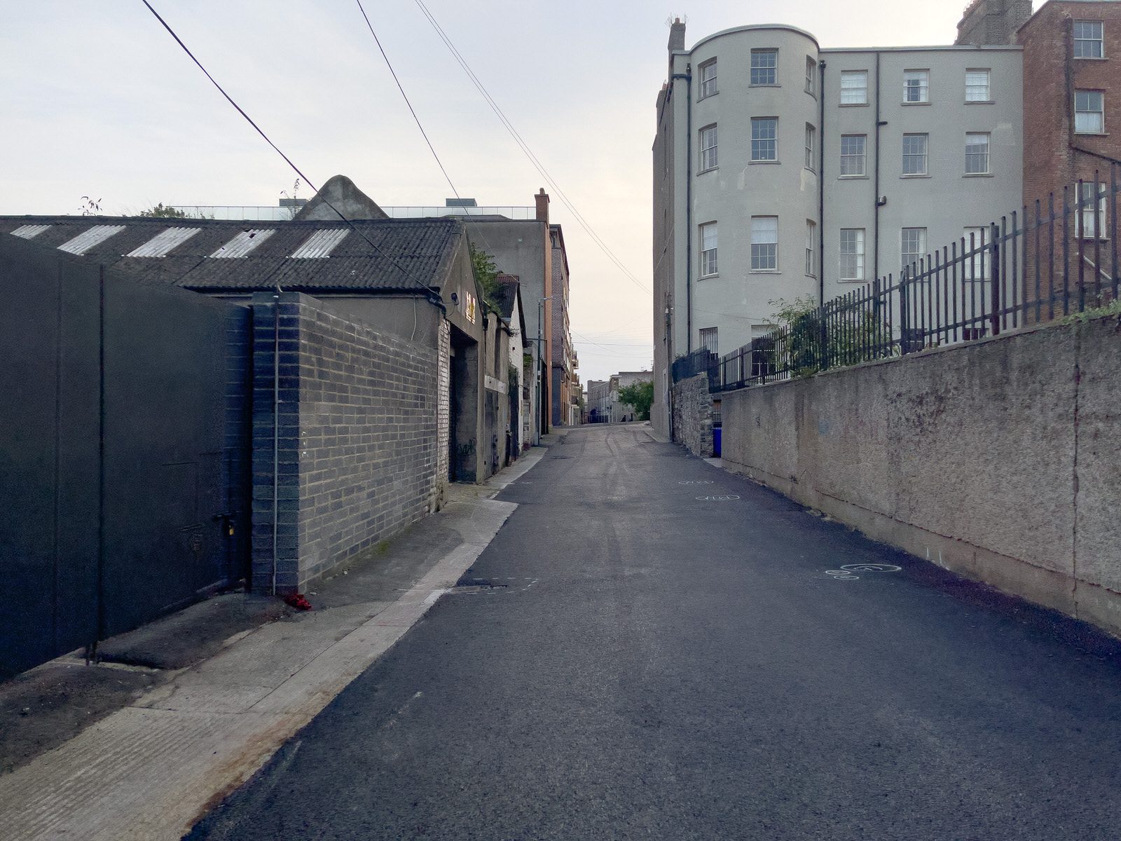 HENRIETTA LANE HAS BEEN RESURFACED [TO THE SIDE OF AND BEHIND 4 AND 3 HENRIETTA STREET] 019