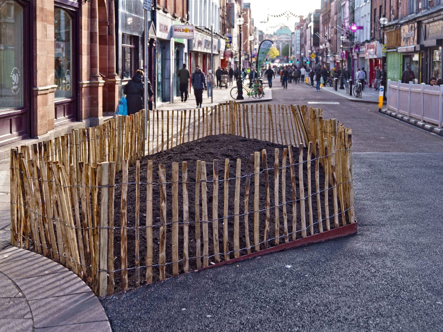 CAPEL STREET IS STILL A W.I.P. [THE PERIOD BETWEEN HALLOWEEN AND CHRISTMAS]-224798-1