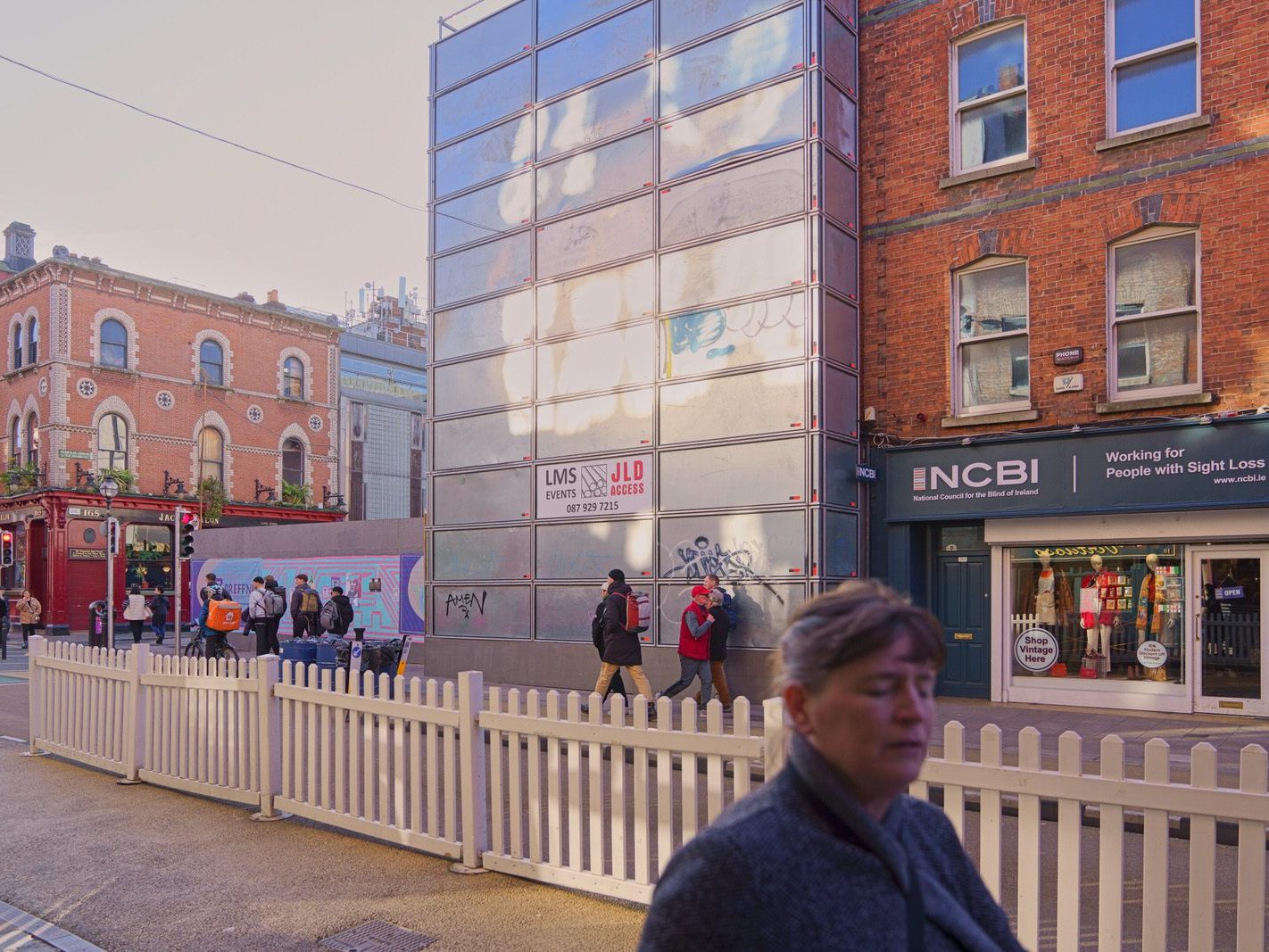CAPEL STREET IS STILL A W.I.P. [THE PERIOD BETWEEN HALLOWEEN AND CHRISTMAS]-224799-1