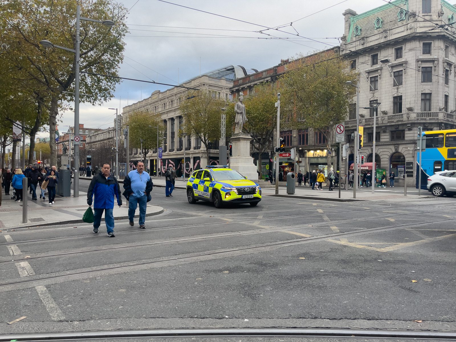 DUBLIN CITY CENTRE [THE DAY AFTER THE RIOT AND LITTLE TO SEE]-225296-1