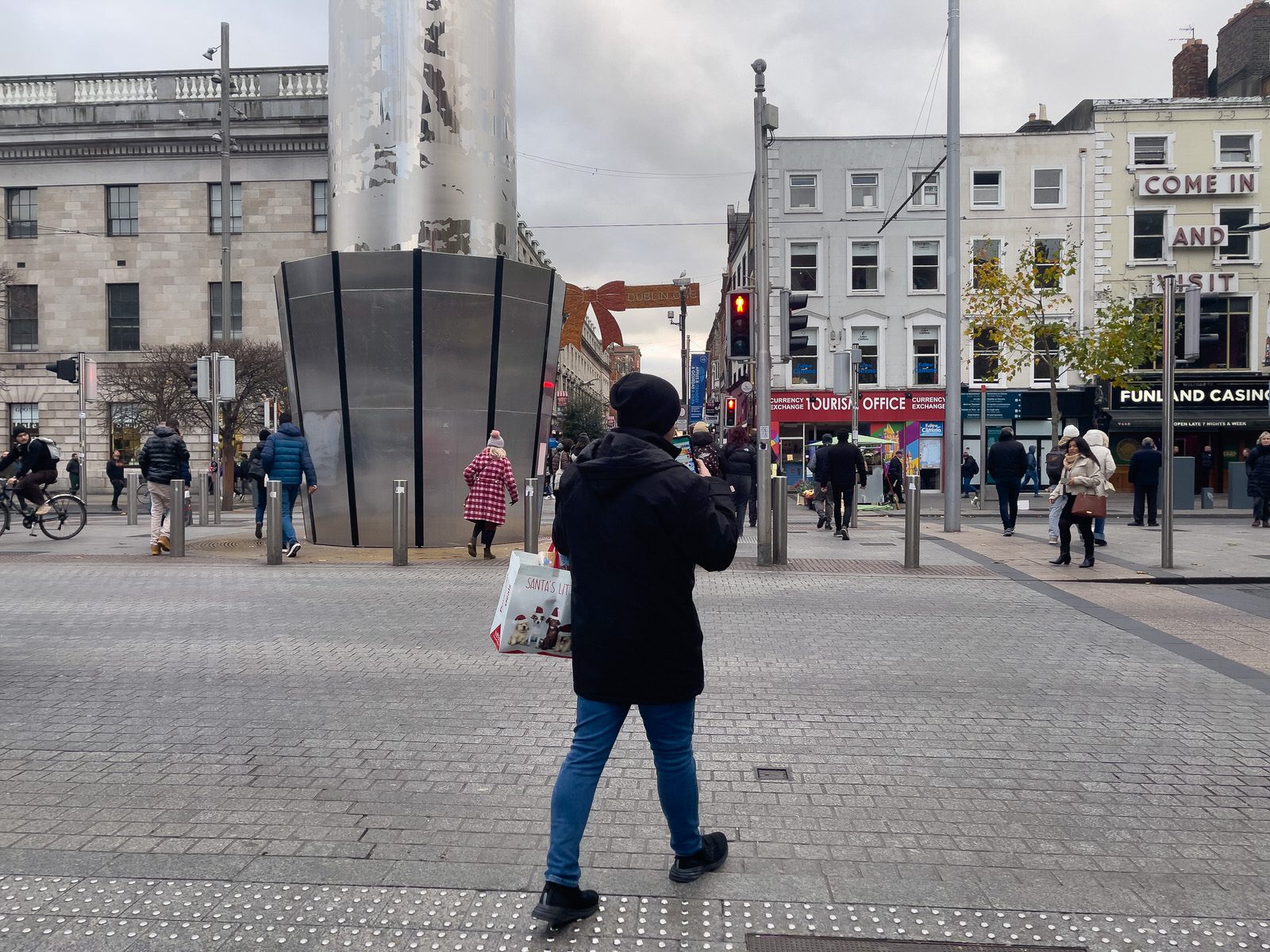 DUBLIN CITY CENTRE [THE DAY AFTER THE RIOT AND LITTLE TO SEE]-225316-1