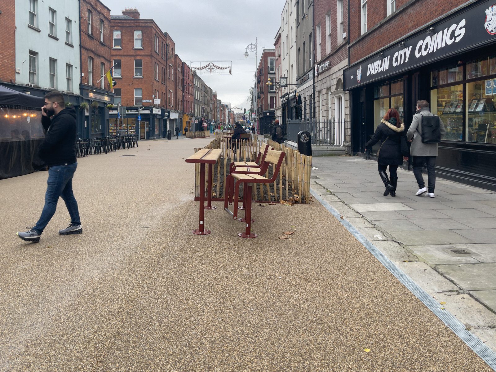 THE NEW STREET FURNITURE IS BEING INSTALLED ON CAPEL STREET [BUT THERE ARE FEW VISITORS TO BE SEEN TODAY]-225417-1