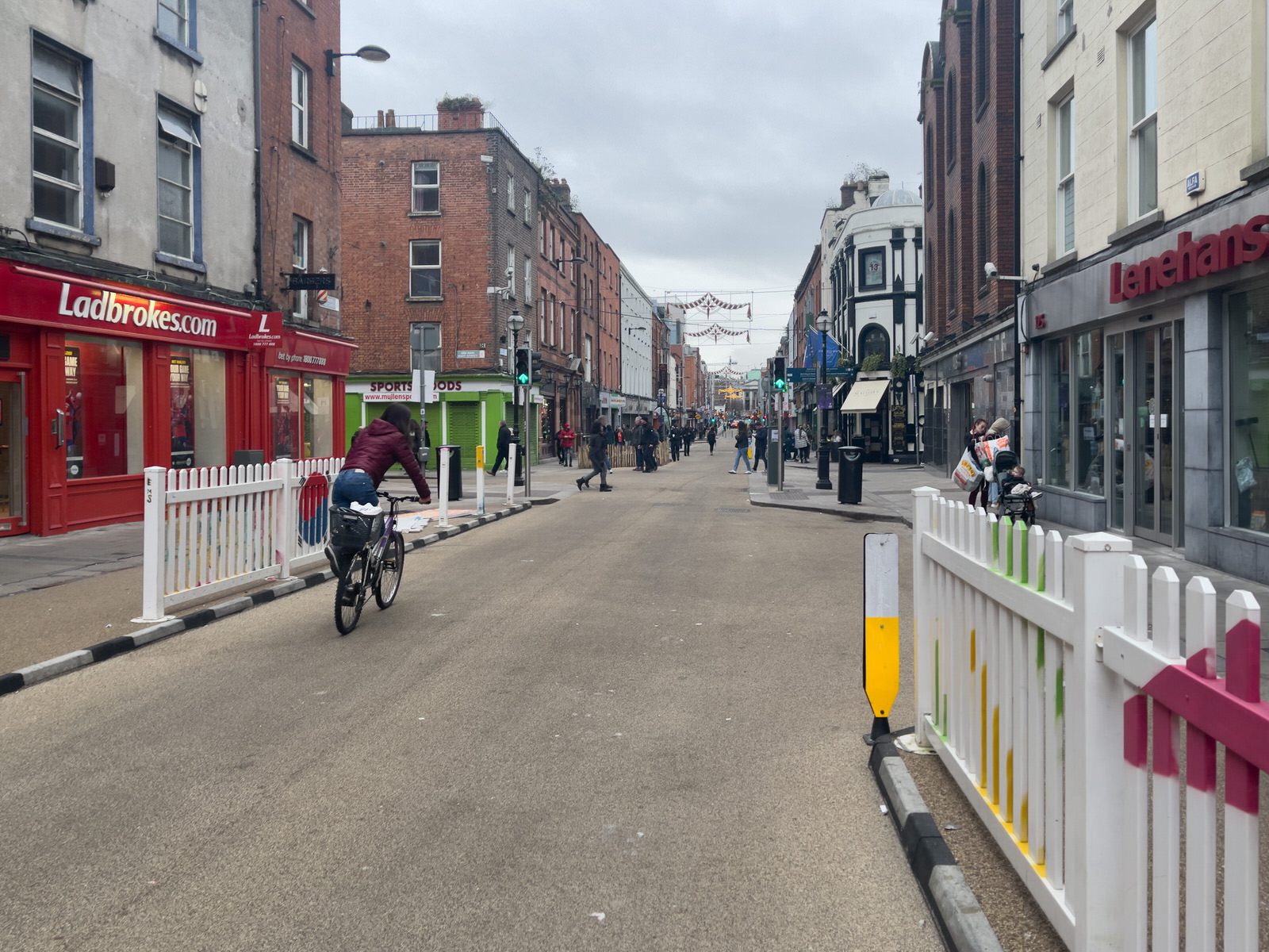 THE NEW STREET FURNITURE IS BEING INSTALLED ON CAPEL STREET [BUT THERE ARE FEW VISITORS TO BE SEEN TODAY]-225425-1