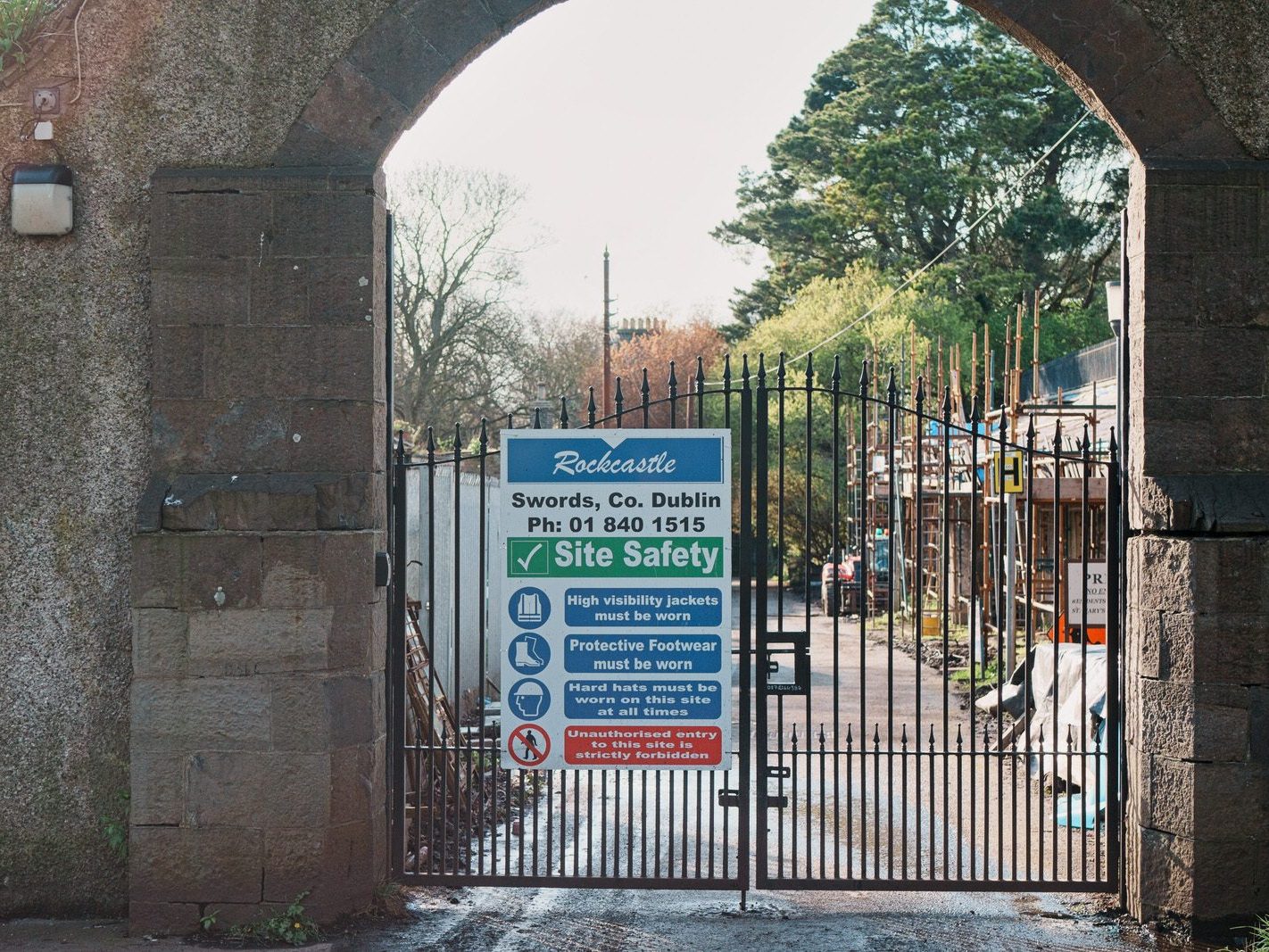 CHAPELIZOD GATE AND ST. MARY'S HOSPITAL IN PHOENIX PARK [28 MARCH 2024]-223444-1