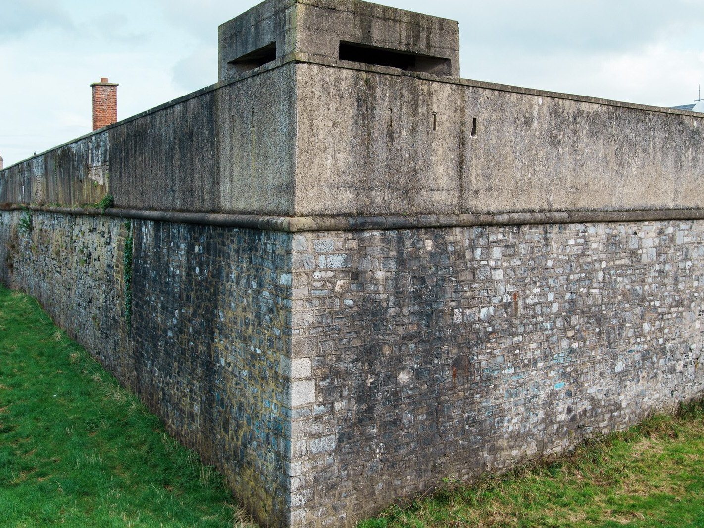 THE MAGAZINE FORT IN PHOENIX PARK [THERE IS MUCH INFORMATION AND A COMPLICATED STORY]-223482-1