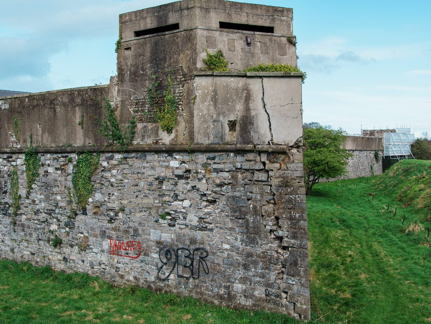 THE MAGAZINE FORT IN PHOENIX PARK [THERE IS MUCH INFORMATION AND A COMPLICATED STORY]-223492-1