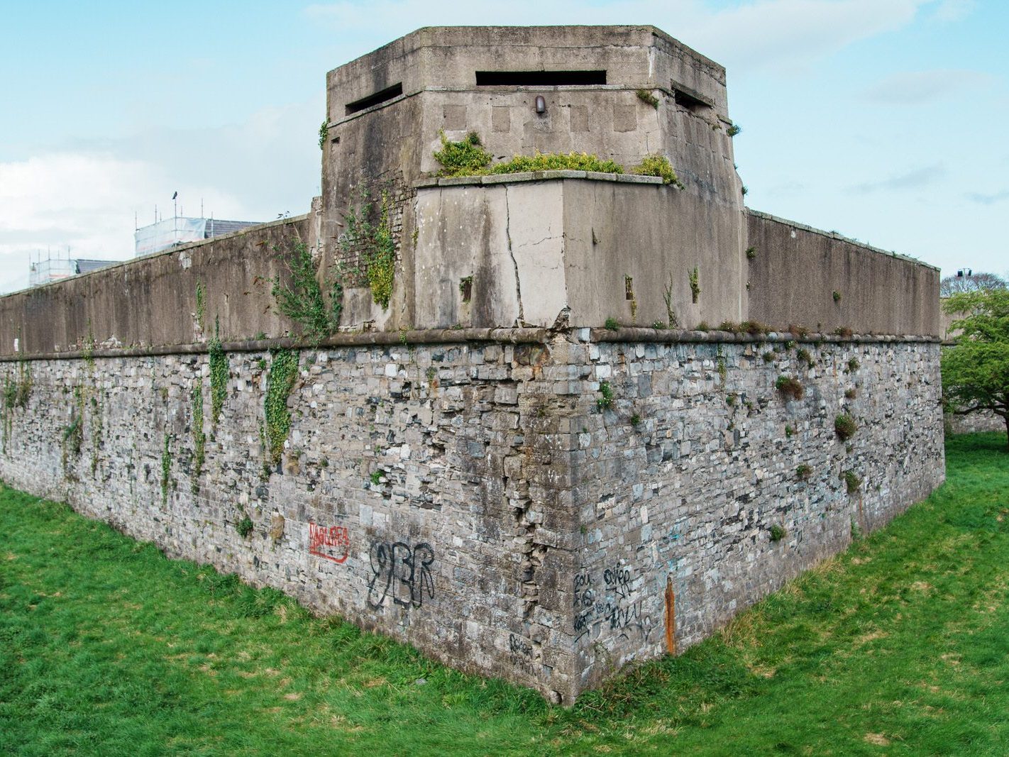 THE MAGAZINE FORT IN PHOENIX PARK [THERE IS MUCH INFORMATION AND A COMPLICATED STORY]-223494-1