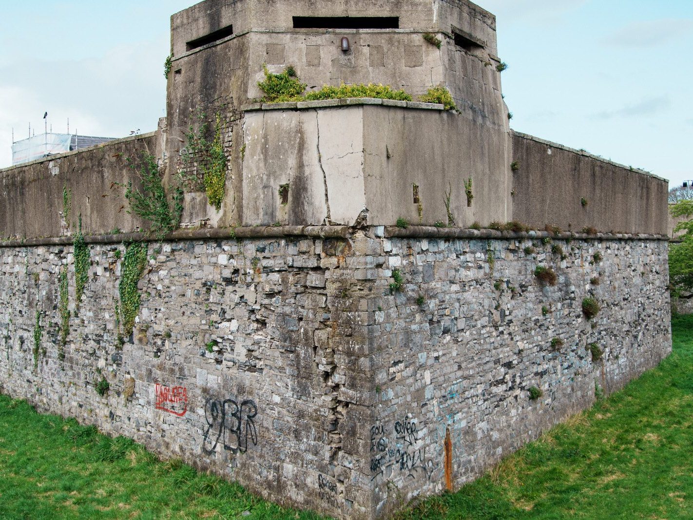 THE MAGAZINE FORT IN PHOENIX PARK [THERE IS MUCH INFORMATION AND A COMPLICATED STORY]-223495-1