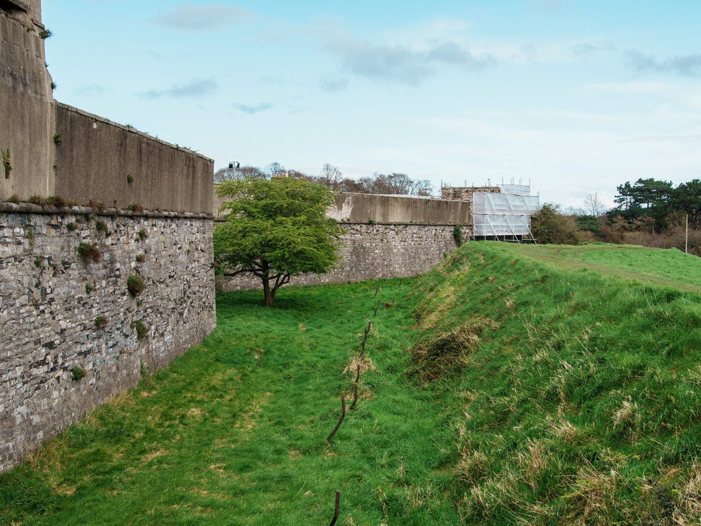 THE MAGAZINE FORT IN PHOENIX PARK [THERE IS MUCH INFORMATION AND A COMPLICATED STORY]-223496-1