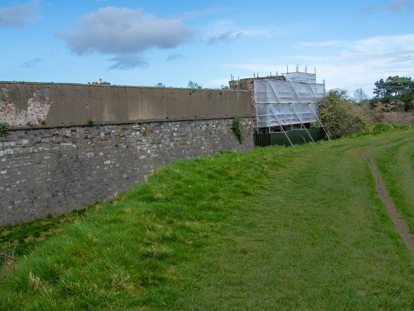 THE MAGAZINE FORT IN PHOENIX PARK [THERE IS MUCH INFORMATION AND A COMPLICATED STORY]-223505-1