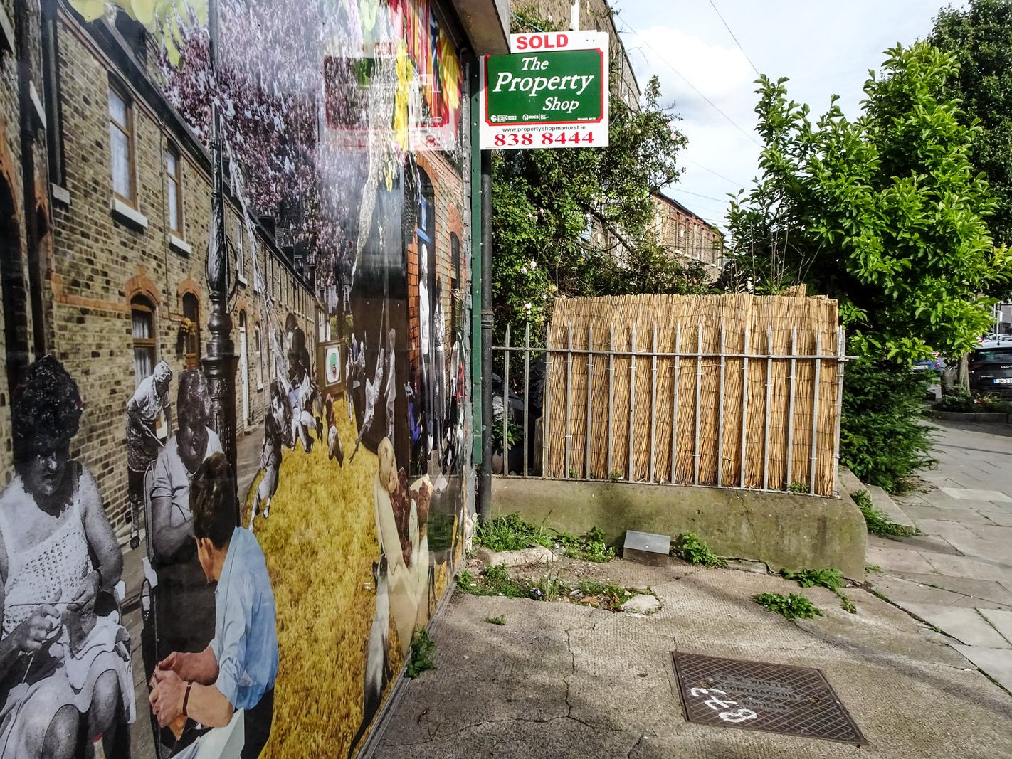 30 MANOR STREET WAS ONCE A SHOP BUT IT HAS BEEN SOLD [FOR MANY YEARS IT WAS A MAJOR DERELICT EYESORE] X-236711-1