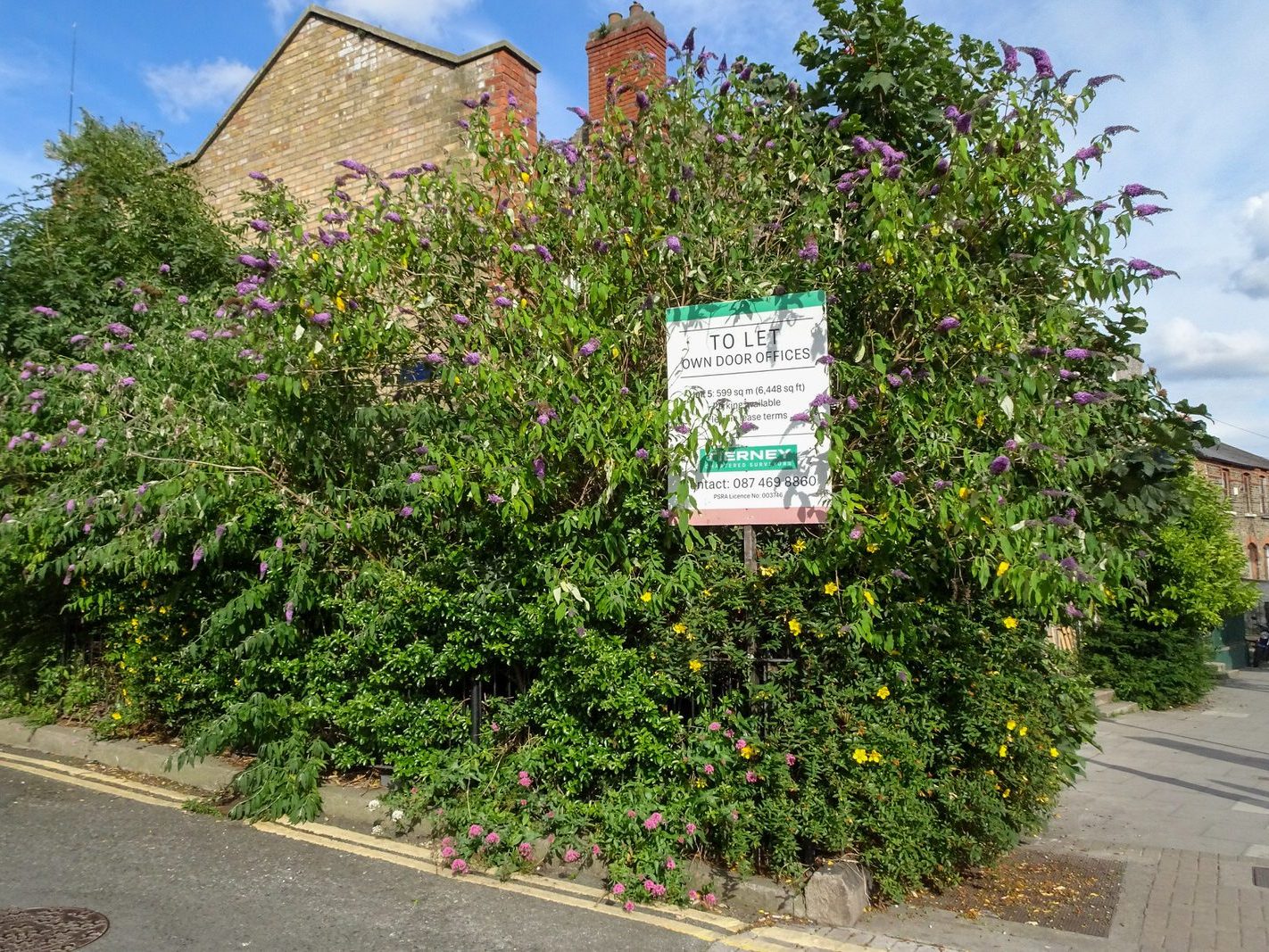 30 MANOR STREET WAS ONCE A SHOP BUT IT HAS BEEN SOLD [FOR MANY YEARS IT WAS A MAJOR DERELICT EYESORE] X-236712-1