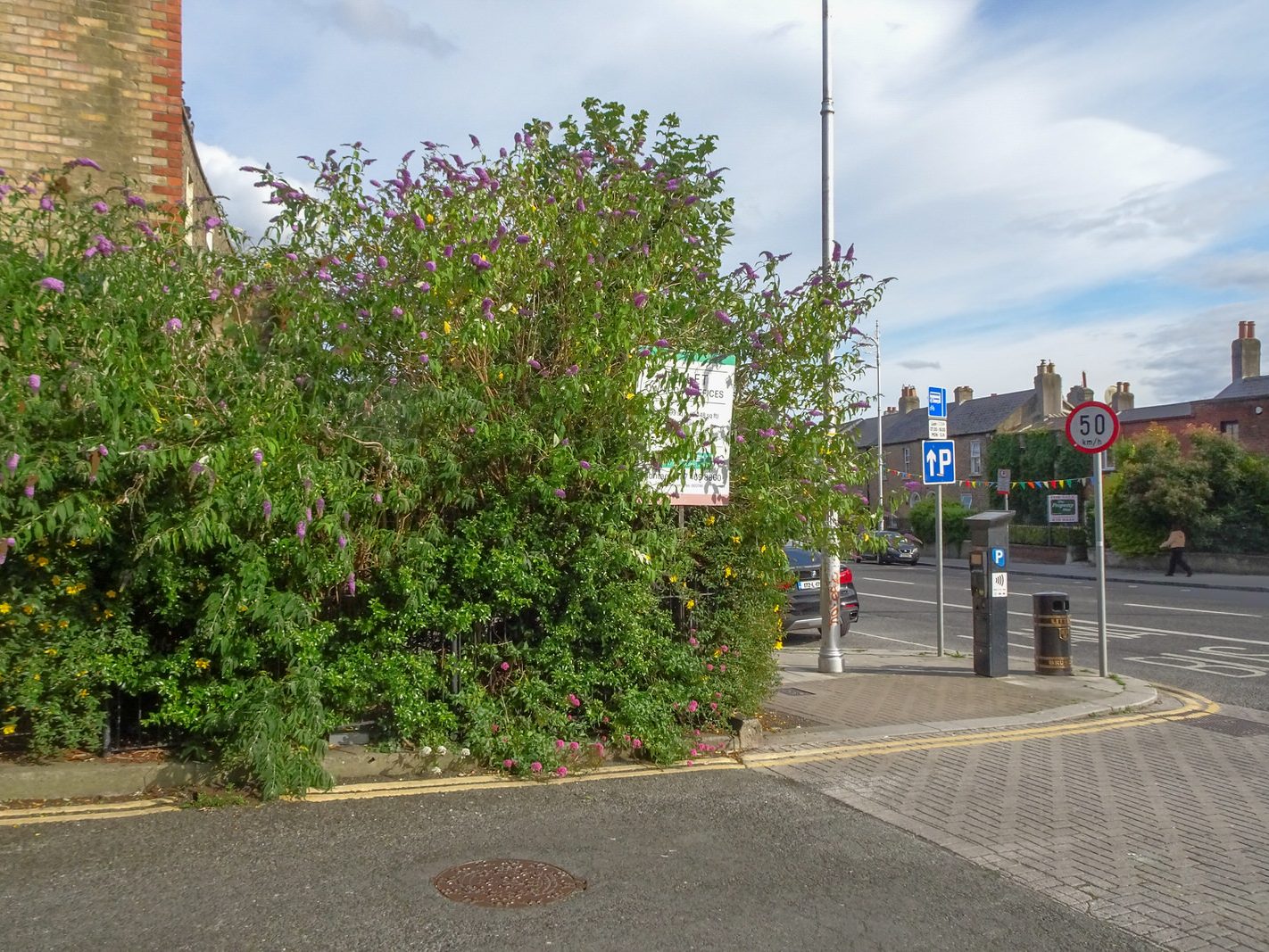 30 MANOR STREET WAS ONCE A SHOP BUT IT HAS BEEN SOLD [FOR MANY YEARS IT WAS A MAJOR DERELICT EYESORE] X-236713-1