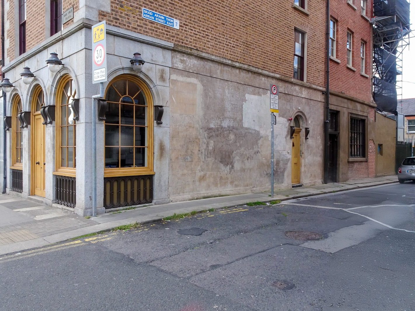 THE RESTORED 18 ORMOND QUAY [STANDS AS A TESTAMENT OF THE AREA'S MERCANTILE PAST] X-236698-1