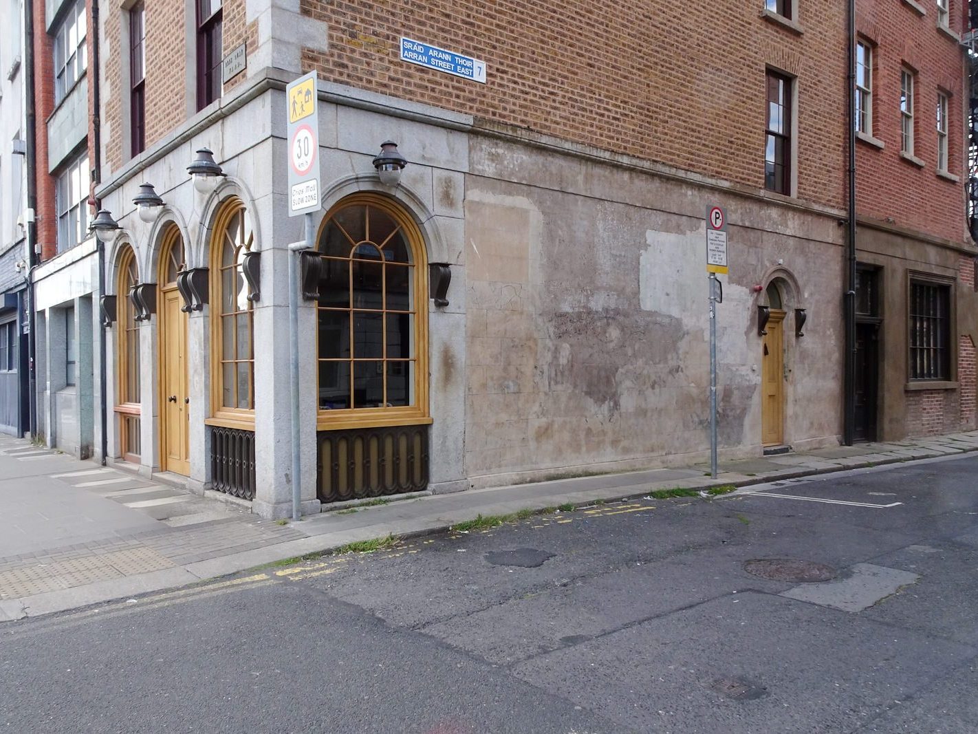 THE RESTORED 18 ORMOND QUAY [STANDS AS A TESTAMENT OF THE AREA'S MERCANTILE PAST] X-236699-1