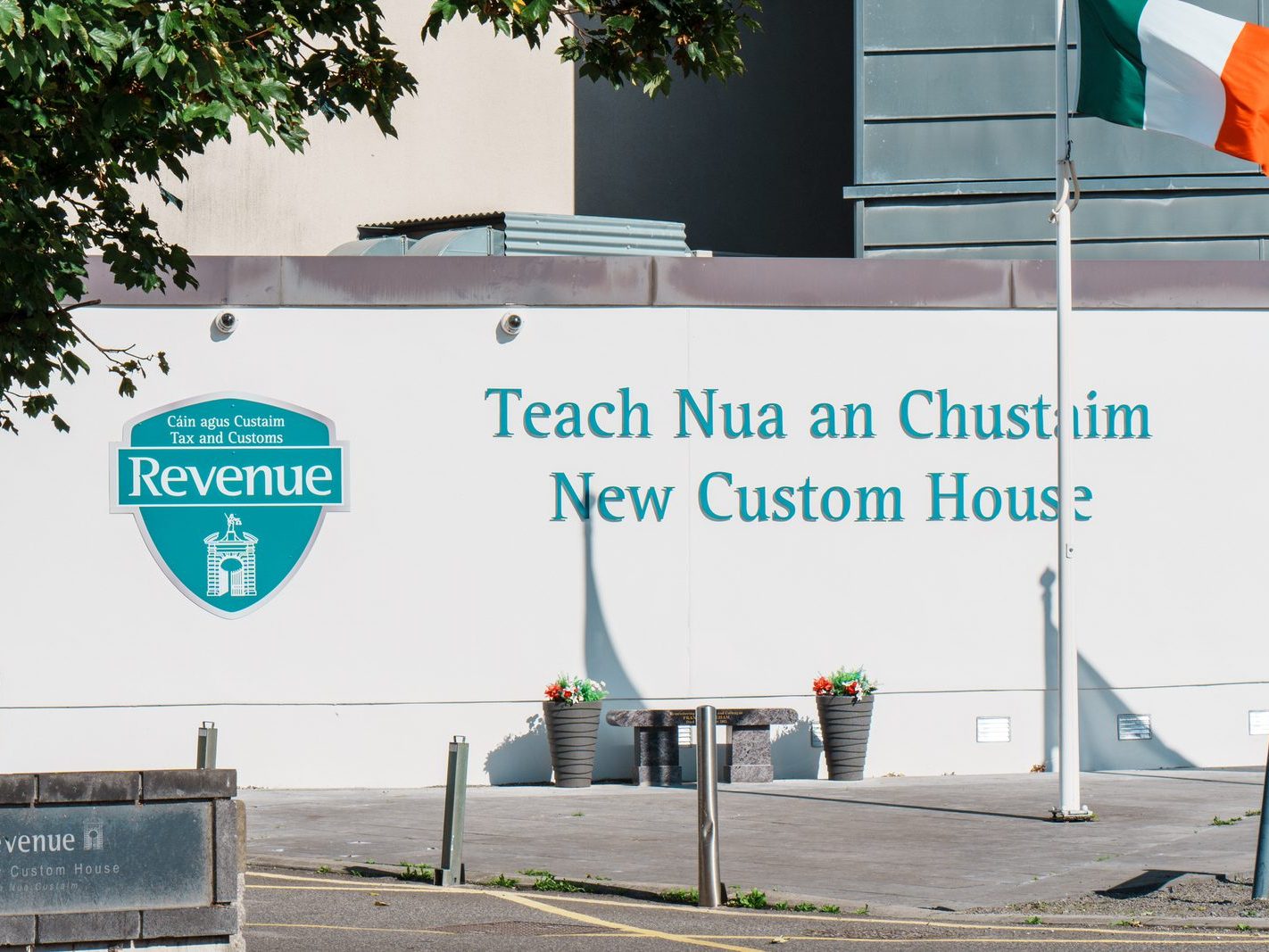 THE NEW CUSTOM HOUSE [PROMENADE ROAD ON THE TOLKA ESTUARY]-241456-1