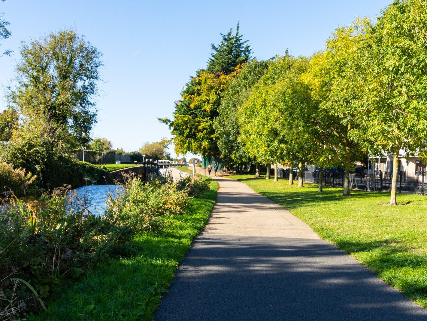 A WALK ALONG THE ROYAL CANAL FROM PELLETSTOWN TO ASHTOWN [THE 9TH LOCK]-242535-1