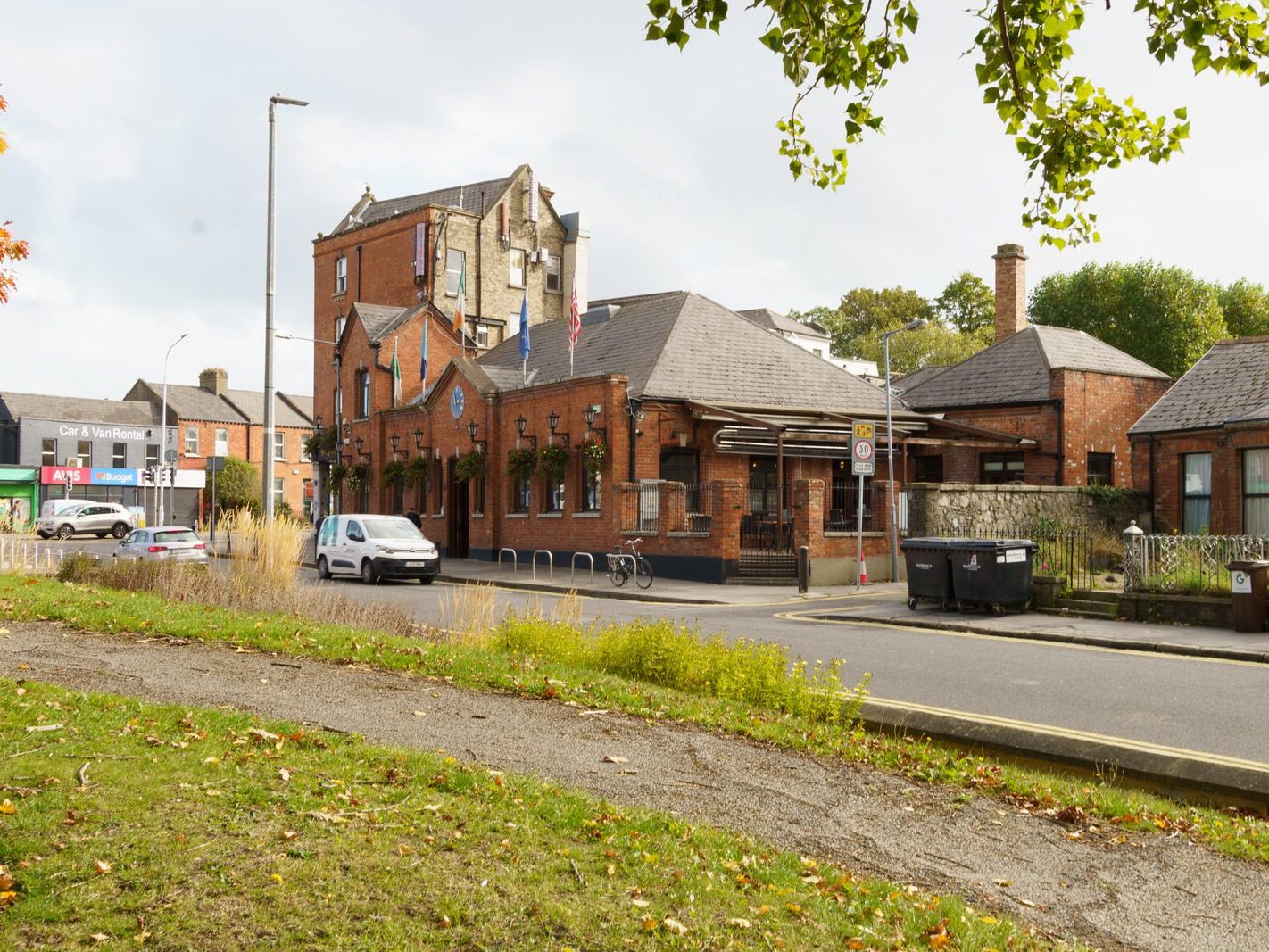 FAGAN'S PUB IN DRUMCONDRA [THE BUILDING DATES FROM 1907 AND WAS DESIGNED BY GEORGE O'CONNOR]-242322-1