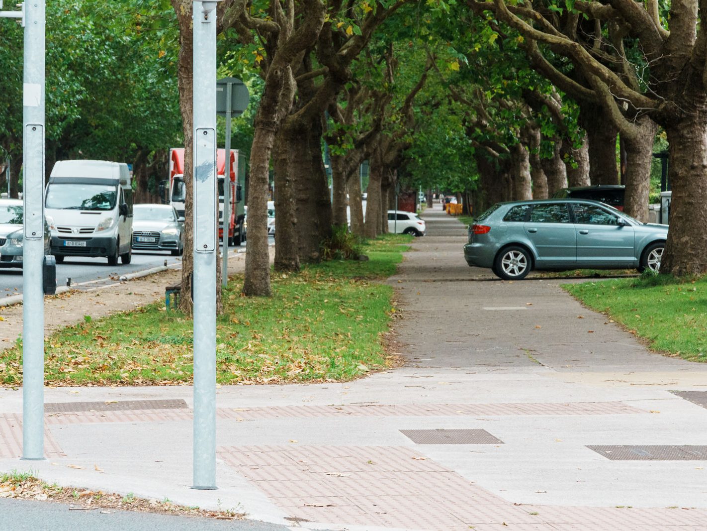 GRIFFITH AVENUE [NOW SERVICED BY THE NEW N2 BUS ROUTE]-242239-1