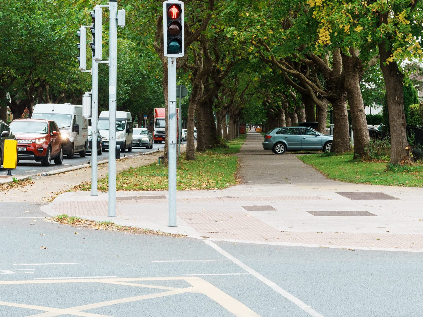 GRIFFITH AVENUE [NOW SERVICED BY THE NEW N2 BUS ROUTE]-242240-1