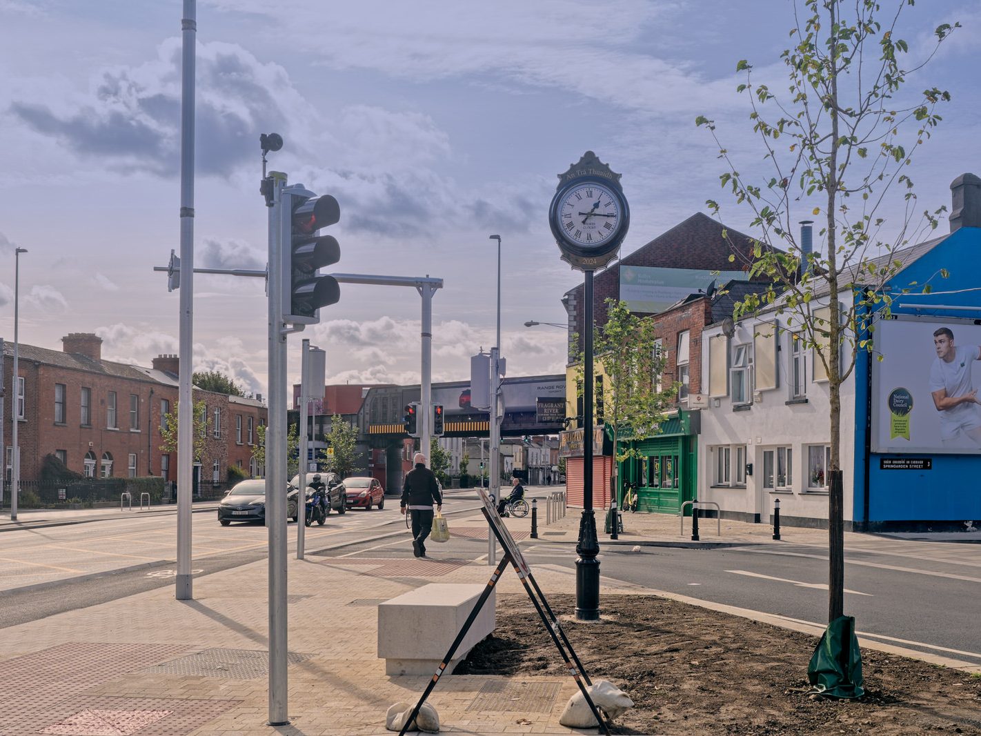 I WAS SURPRISED TO SEE A NEW PUBLIC CLOCK [AT THE APEX OF THE TRIANGLE FORMED BY NORTH STRAND ROAD AND ANNESLEY PLACE]-241892-1