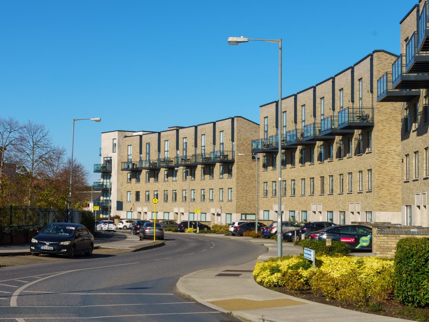 ROYAL CANAL CRESCENT AND CRESCENT PUBLIC PARK [AT PELLETSTOWN WHICH IS ADJACENT TO RATHBORNE VILLAGE]-242546-1