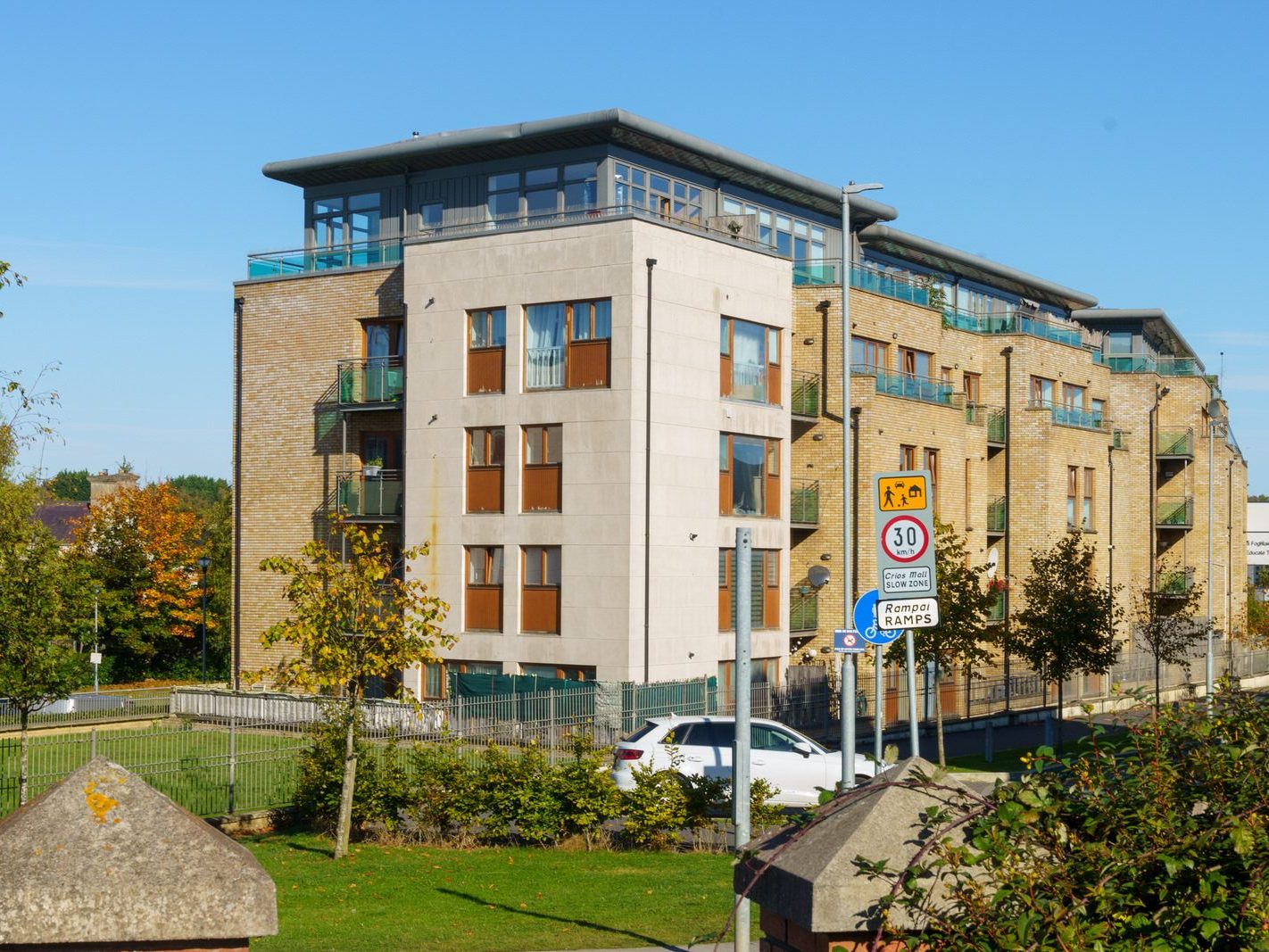 ROYAL CANAL CRESCENT AND CRESCENT PUBLIC PARK [AT PELLETSTOWN WHICH IS ADJACENT TO RATHBORNE VILLAGE]-242556-1