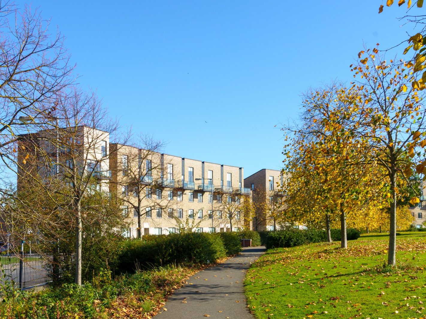 ROYAL CANAL CRESCENT AND CRESCENT PUBLIC PARK [AT PELLETSTOWN WHICH IS ADJACENT TO RATHBORNE VILLAGE]-242560-1