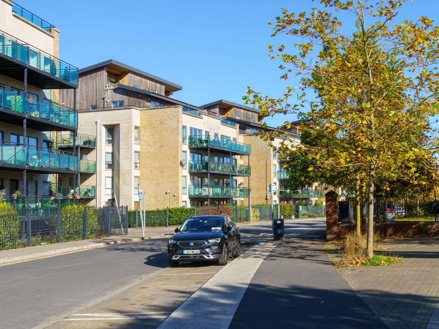 ROYAL CANAL CRESCENT AND CRESCENT PUBLIC PARK [AT PELLETSTOWN WHICH IS ADJACENT TO RATHBORNE VILLAGE]-242563-1