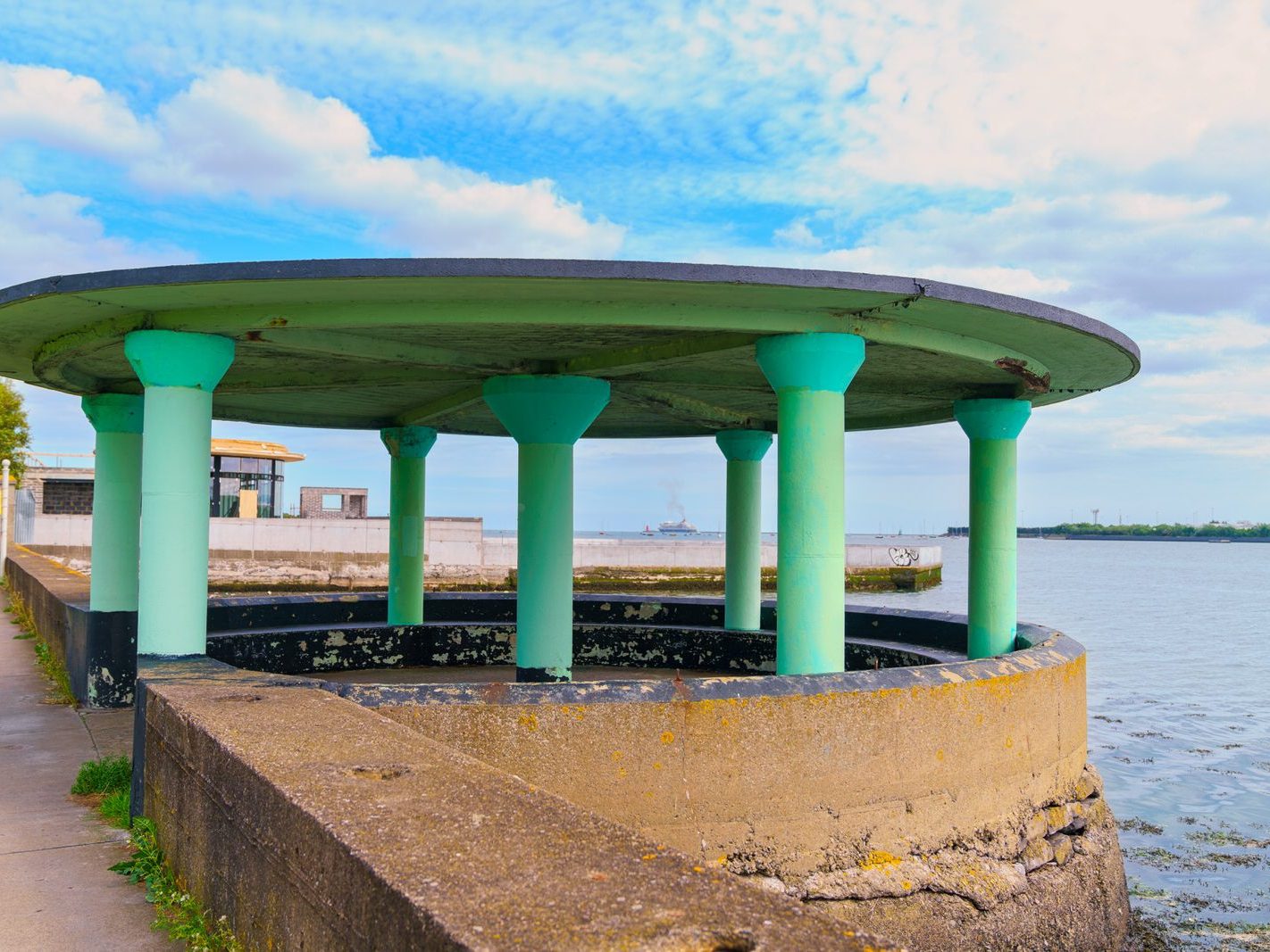 RETRO WIND SHELTERS AND OTHER STRUCTURES IN CLONTARF [DESIGNED IN 1934 BY HERBERT SIMMS]-244374-1
