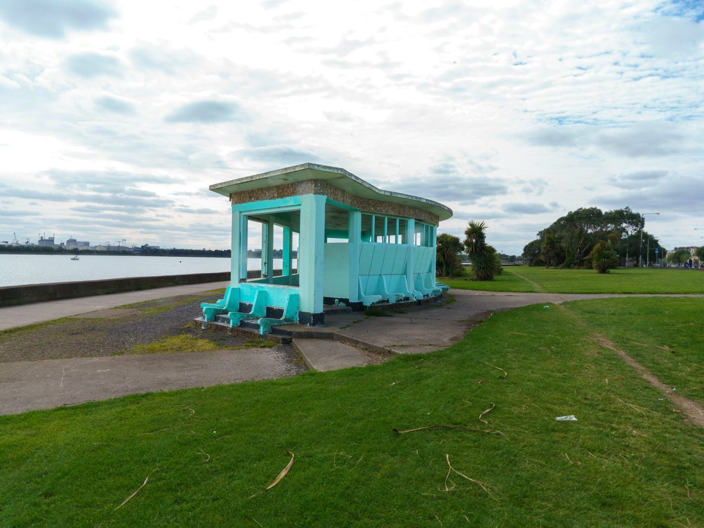 RETRO WIND SHELTERS AND OTHER STRUCTURES IN CLONTARF [DESIGNED IN 1934 BY HERBERT SIMMS]-244384-1