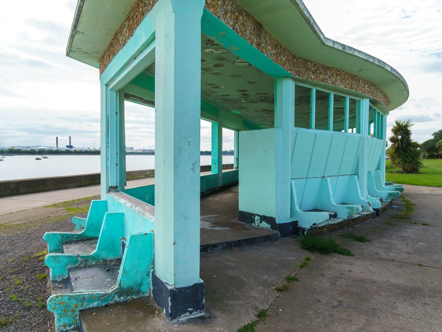 RETRO WIND SHELTERS AND OTHER STRUCTURES IN CLONTARF [DESIGNED IN 1934 BY HERBERT SIMMS]-244385-1