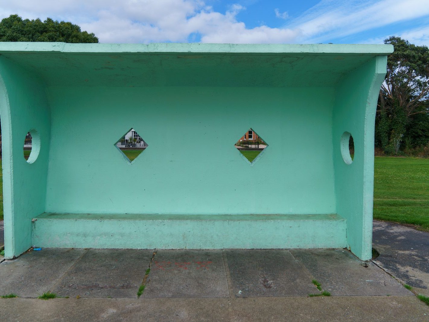 RETRO WIND SHELTERS AND OTHER STRUCTURES IN CLONTARF [DESIGNED IN 1934 BY HERBERT SIMMS]-244391-1