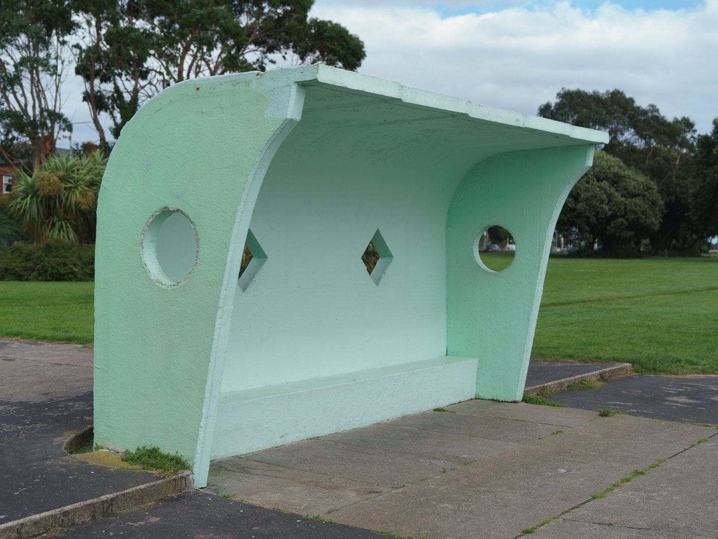 RETRO WIND SHELTERS AND OTHER STRUCTURES IN CLONTARF [DESIGNED IN 1934 BY HERBERT SIMMS]-244392-1